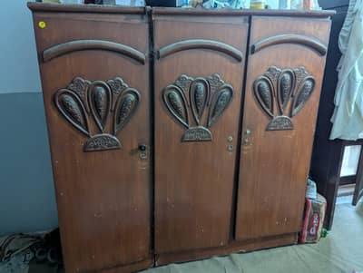 Almari Wardrobes 3 door