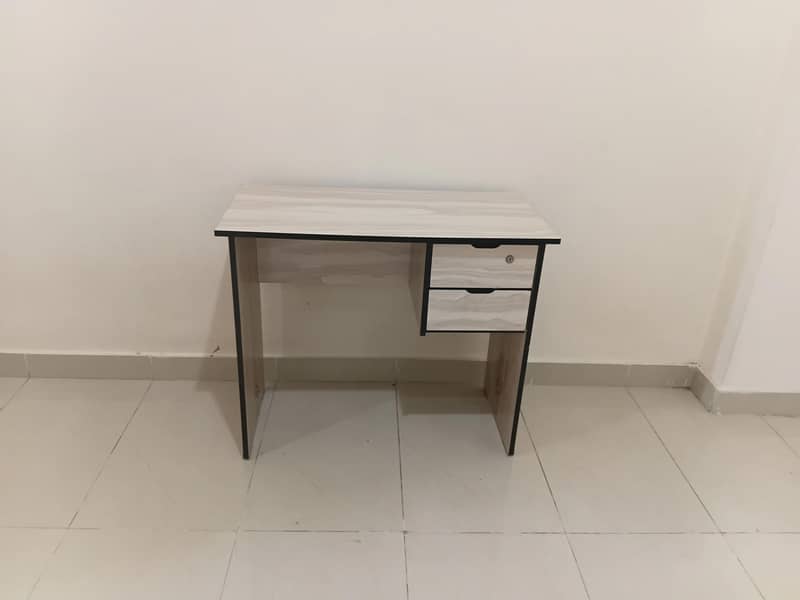 Study / Computer Table 0