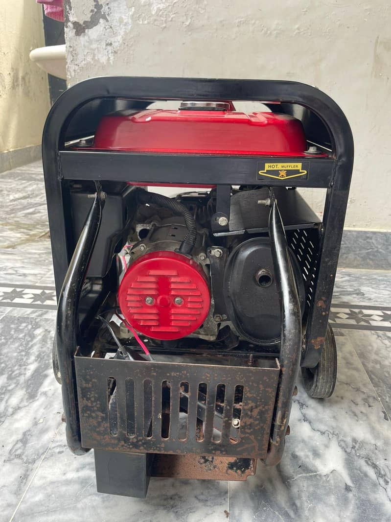 Generator Almost new 4