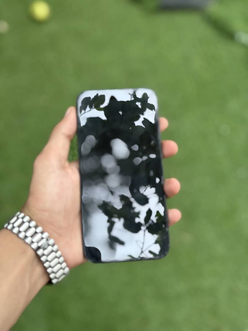 iPhone 15 plus 4