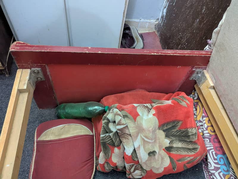 Single bed 4