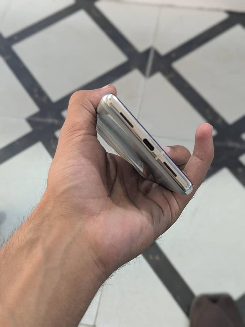 Google Pixel 7 Pro 6