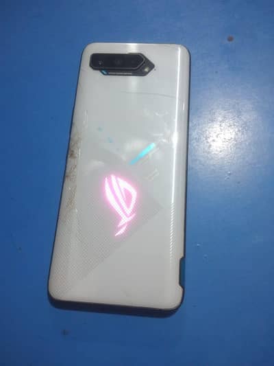 Asus Rog  5   .