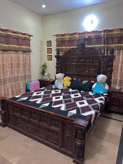 2 x complete chinioti bed room set are  available for sale