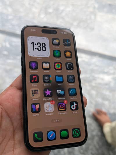 Apple iPhone 16