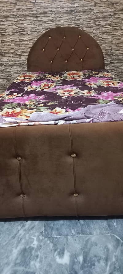 2 single bed with mattresses