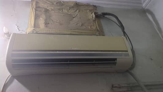 BRAND-DAWLANCE 1.5 TON SPLIT AC CONDITION USED