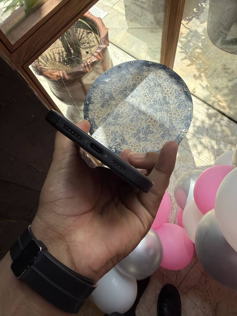 Apple iPhone 15 plus 4