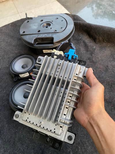 Speaker woofer amplifier all in one