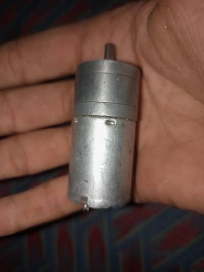12 Volt Gear Motor