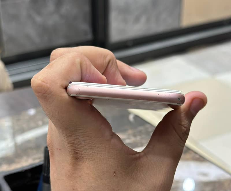 Apple iPhone 7 1