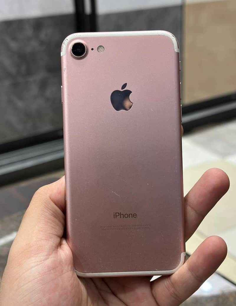 Apple iPhone 7 3