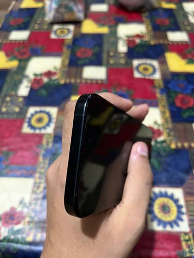 Apple iPhone 16