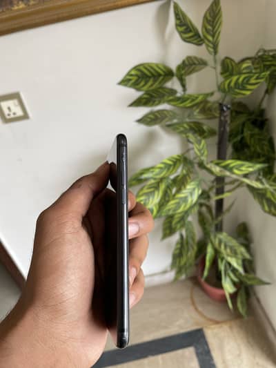 iPhone SE 2020 (128) PTA Aprroved
