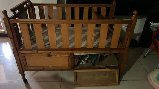 New Born Toddler kids cot available in lhr