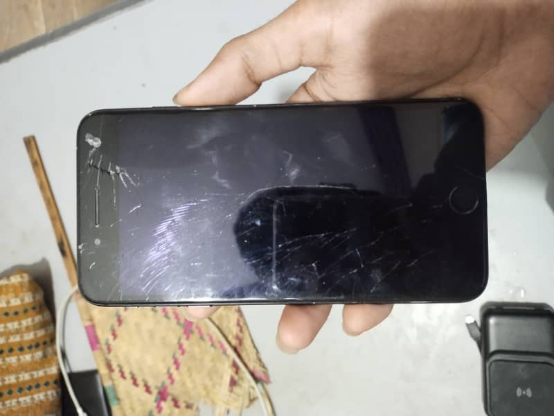 Apple iPhone 7 Plus 1