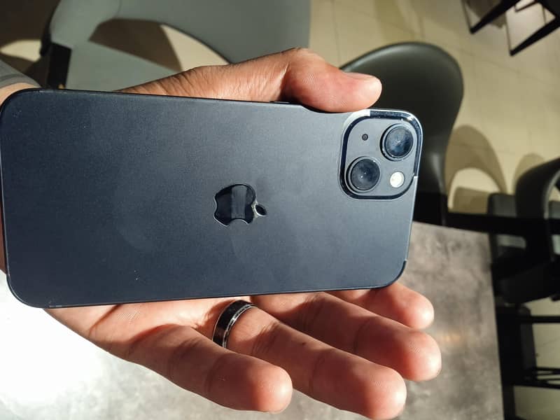 Apple iPhone 13 4