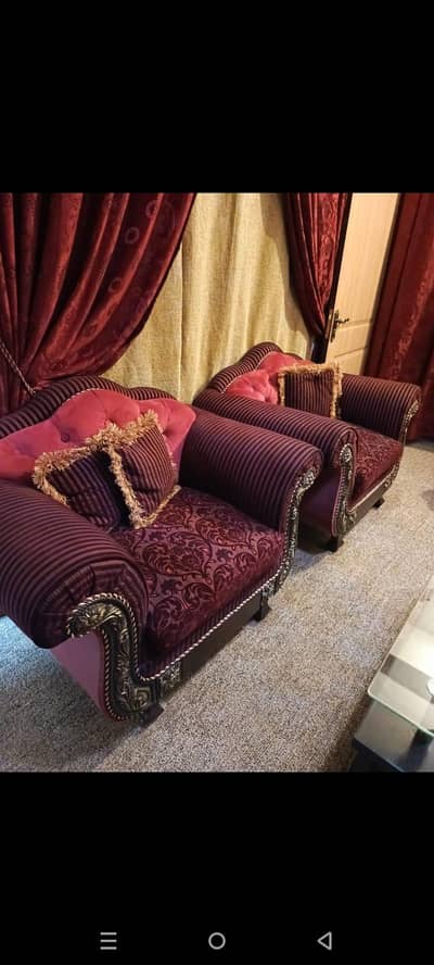 SOFA LUXURY SET FOR SALE WITH TABLE