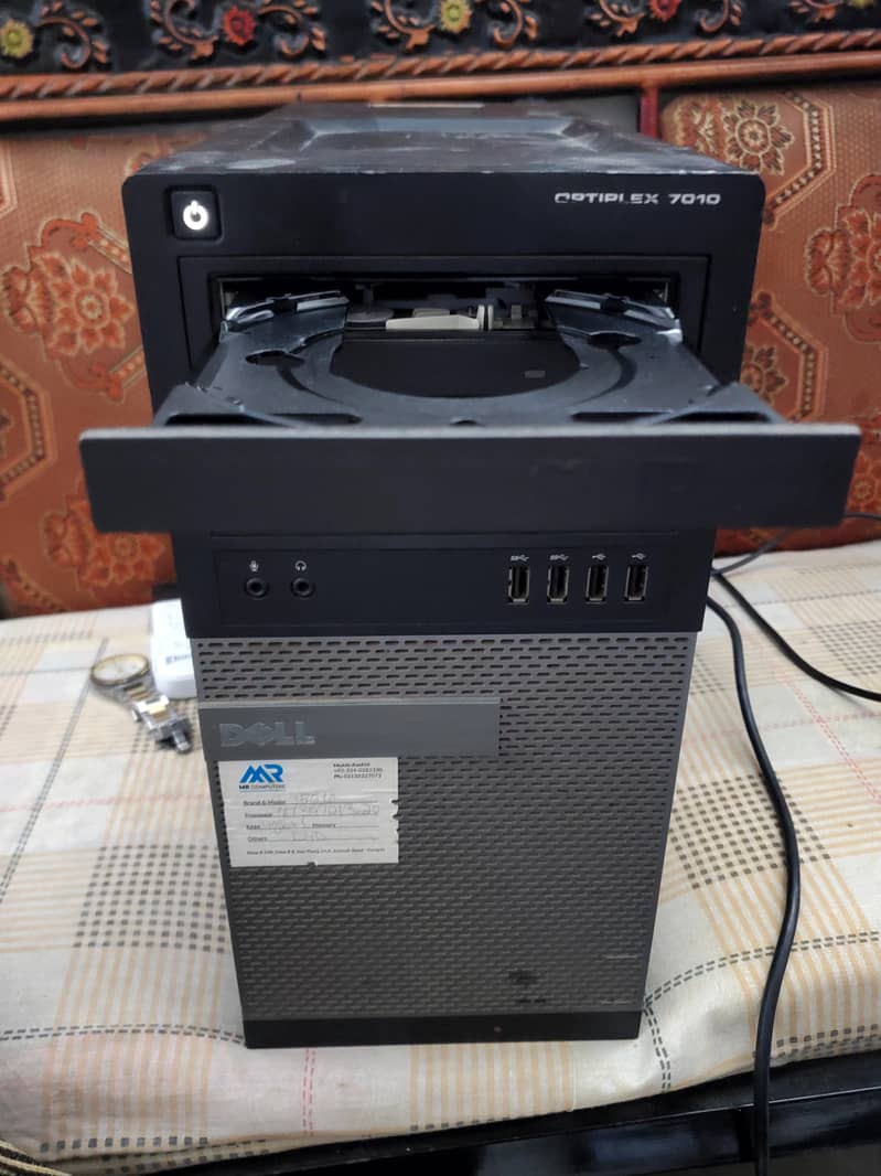 monitor , cpu & keyboard 2