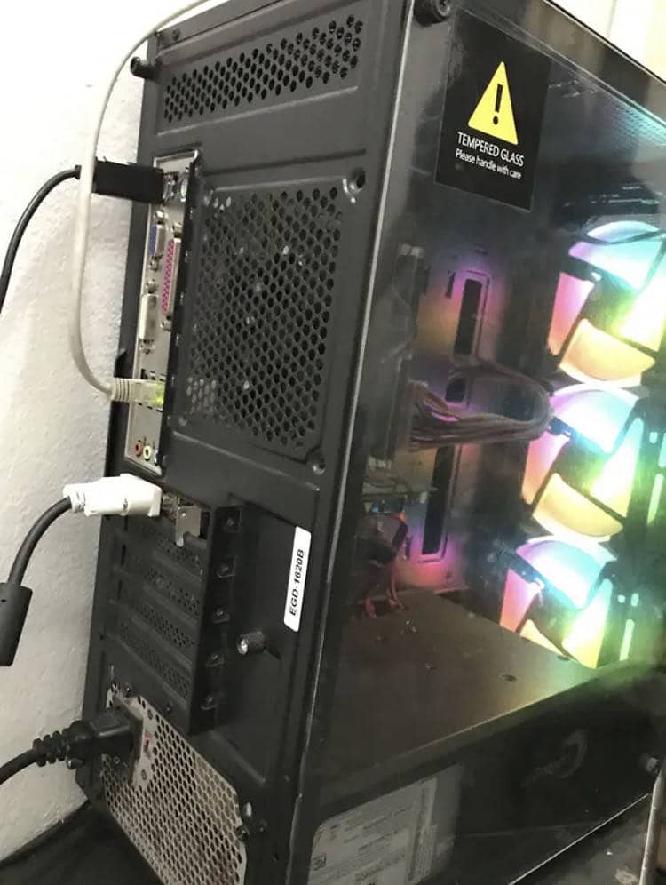 FULL GAMING SETUP LCD/mouse/keyboard 1