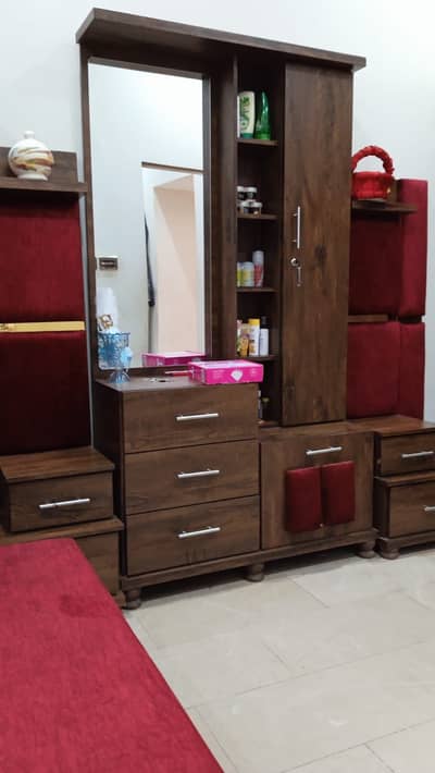 Bed+ Saif+ deviser+ dressing table
