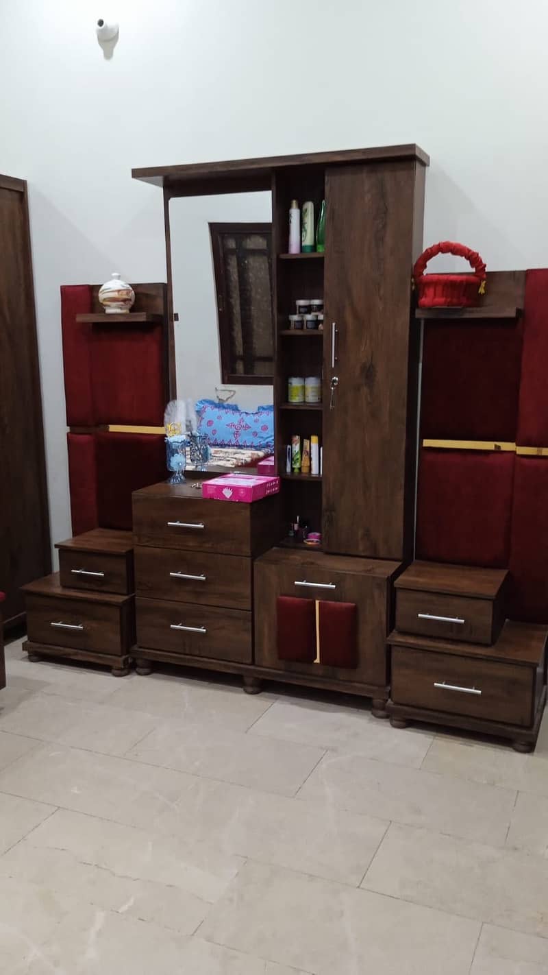 Bed+ Saif+ deviser+ dressing table 1