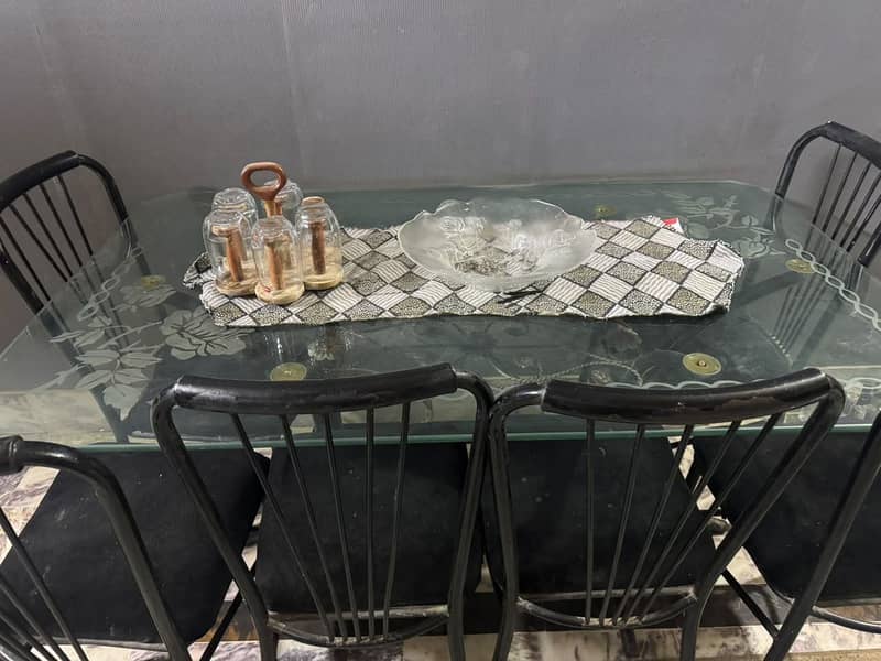 Dining table 0
