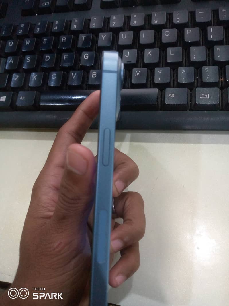 Apple iPhone 14 4