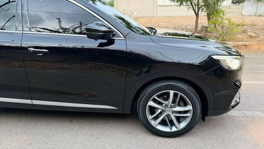 MG HS Trophy edition