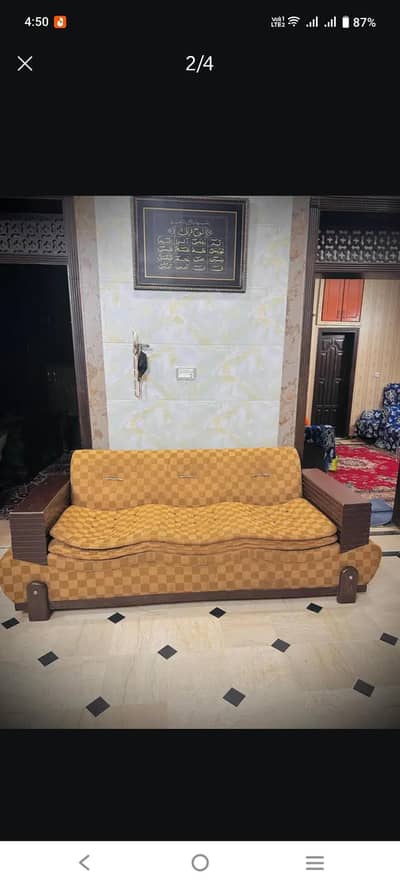 5 seater sofa new condition with 5 Kushans available