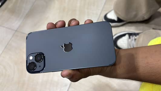 Apple iPhone 13