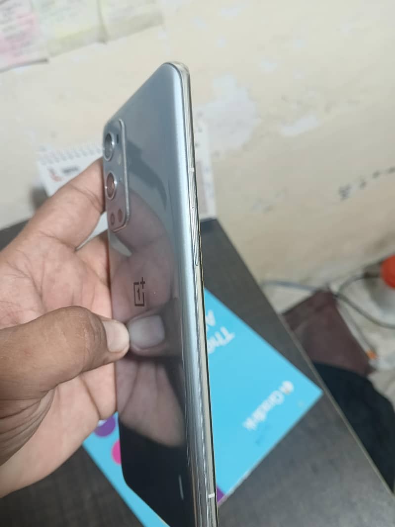 One Plus 9 Pro 4
