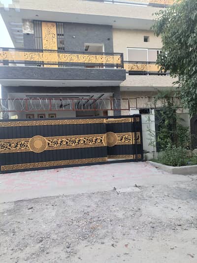 10 Marla House is Available For sell in Islamabad F-15 real picture
