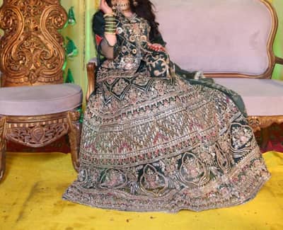 Mehndi Lehnga only 4 hours used for sale