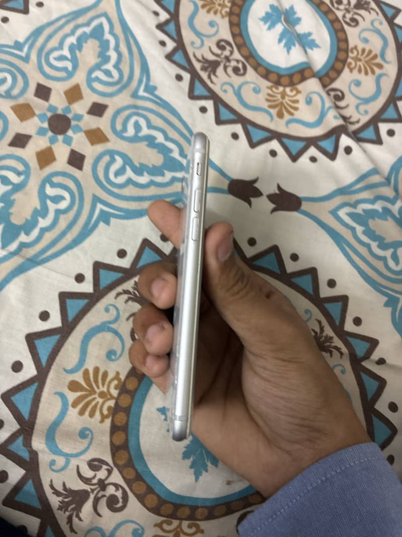Apple iPhone 8 2