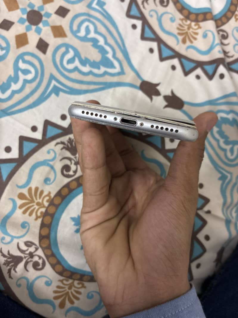 Apple iPhone 8 5