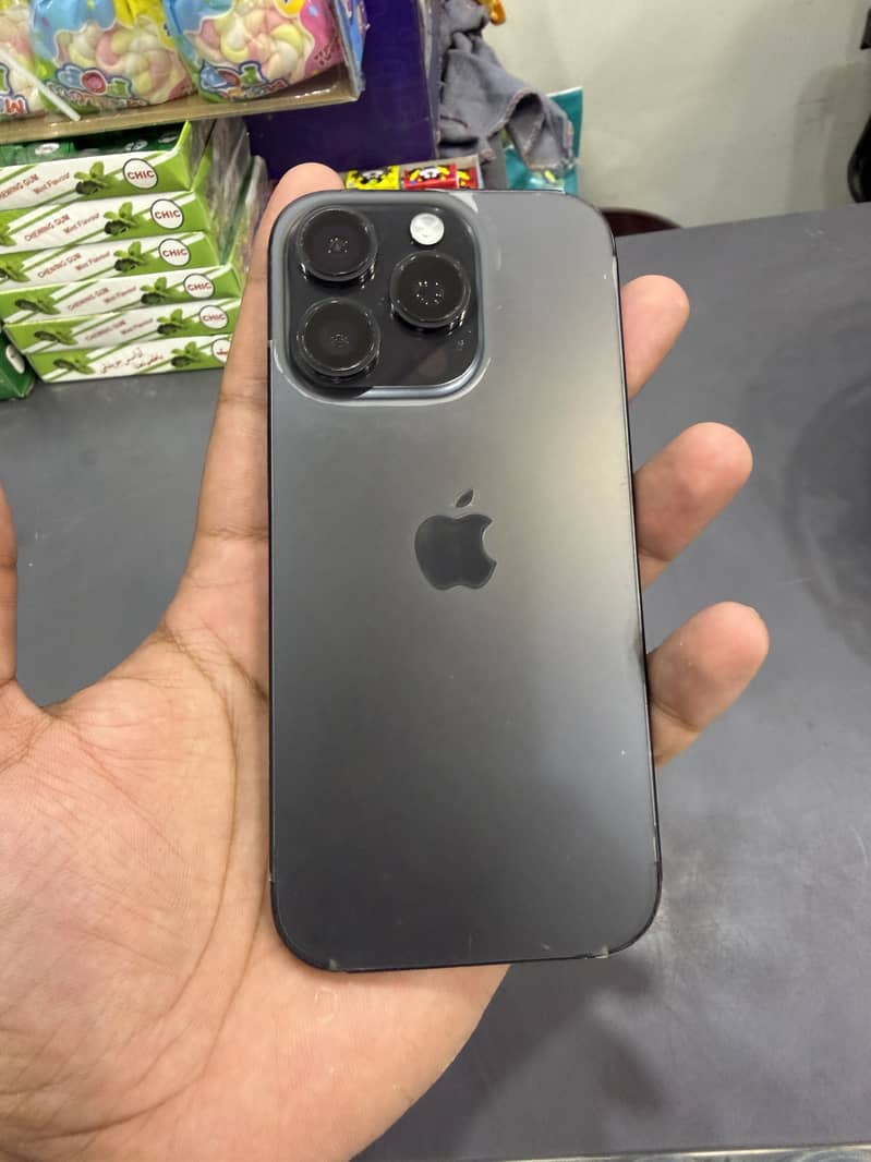 Apple iPhone 16 Pro 0