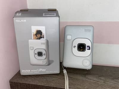 Fujifilm Instax Mini LiPlay – Excellent Condition – Box & Accessories