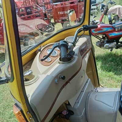 Tez Raftar Loader Rickshaw