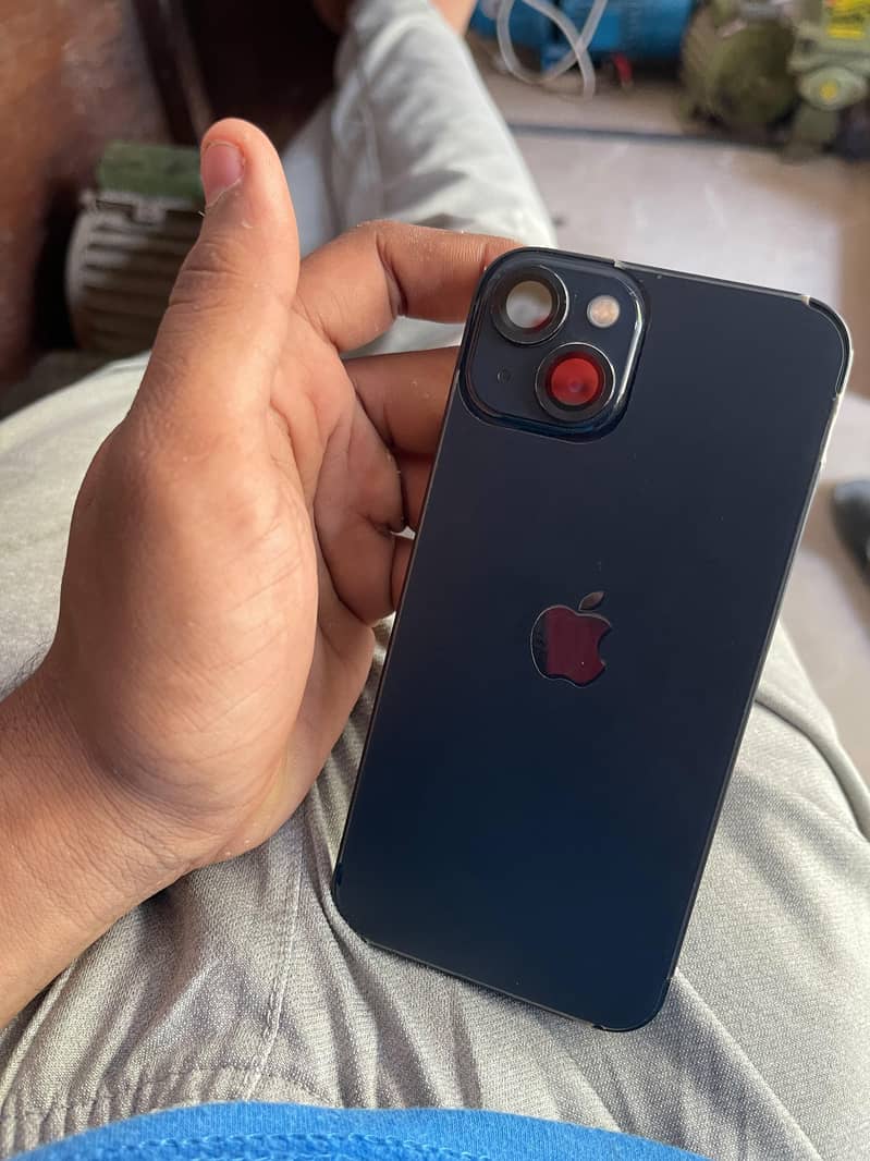 Apple iPhone 13 2