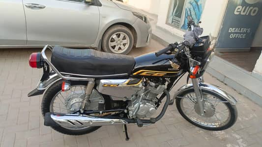 Honda 125 for sale in Lush Condition (03004768235)