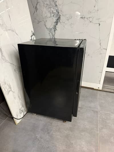 Caravell Smart LED glass door fridge