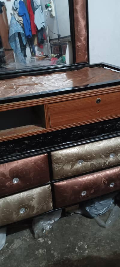 dressing table