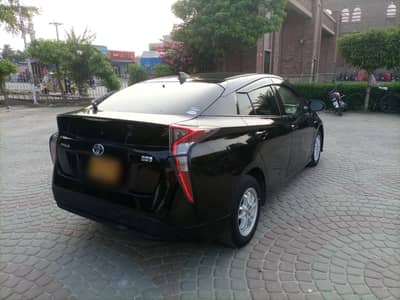 Toyota Prius 2015