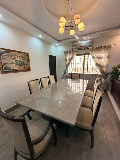 8 person Dinning table set