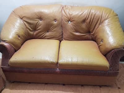 7 seater price 25 thousand &  5 seater cushions k sath 5000