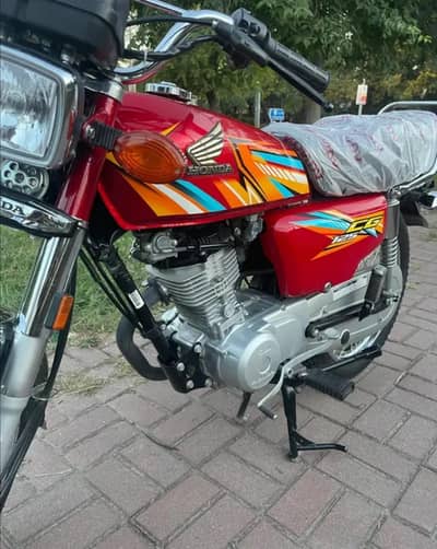Honda 125 2026 model very less used ( 0314-2923092 )  sale urgently