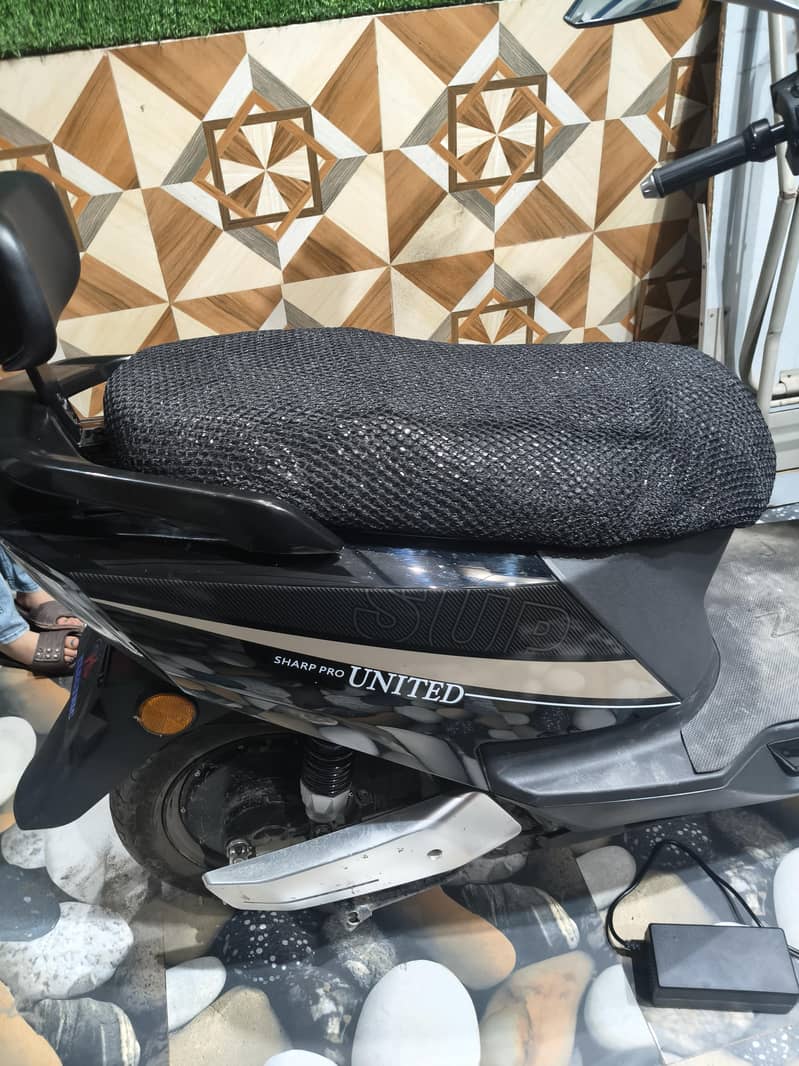 scooty 4
