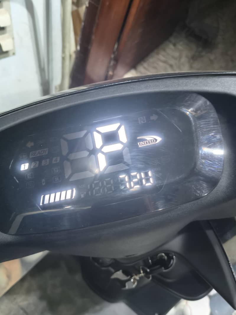 scooty 8