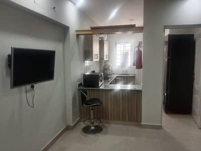 I Rentout 5marla house in BAHRIA ORCHARD LAHORE